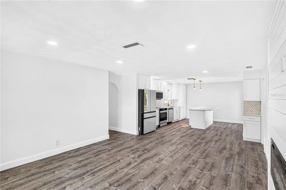 5464 RIVERSIDE DRIVE Port Orange, FL 32127