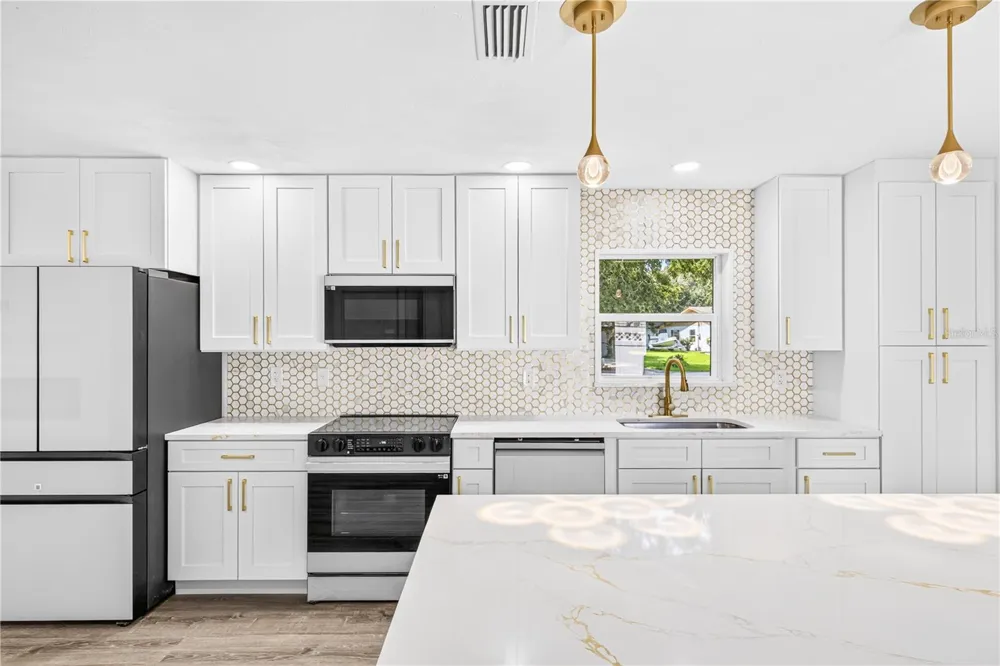 5464 RIVERSIDE DRIVE Port Orange, FL 32127