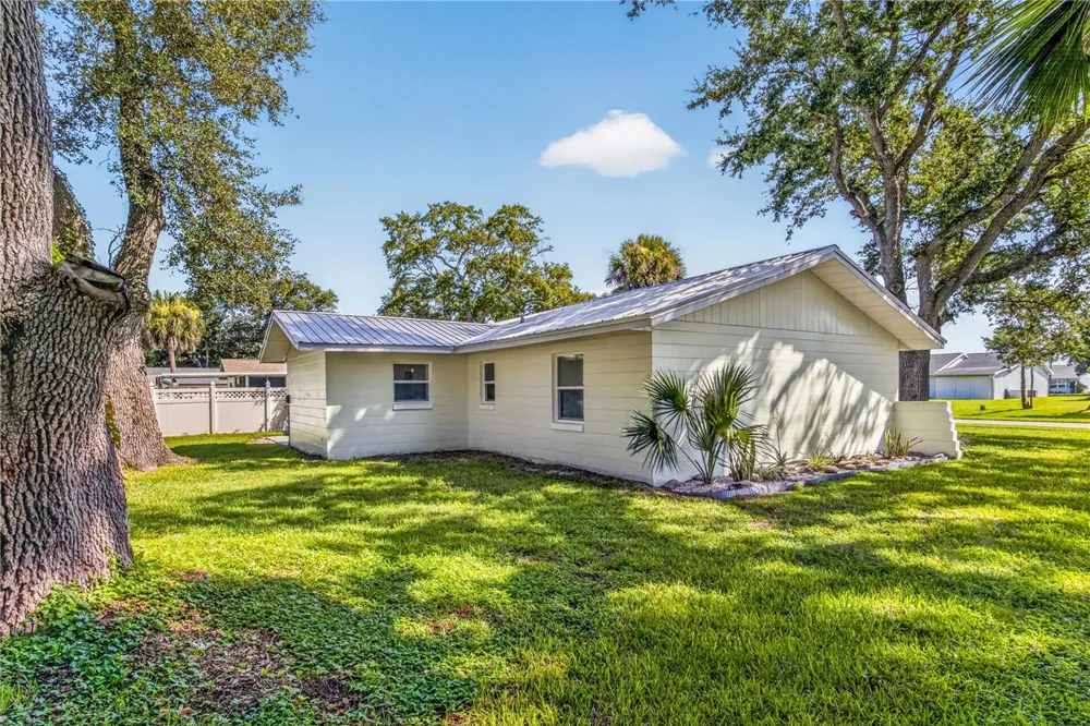 5464 RIVERSIDE DRIVE Port Orange, FL 32127