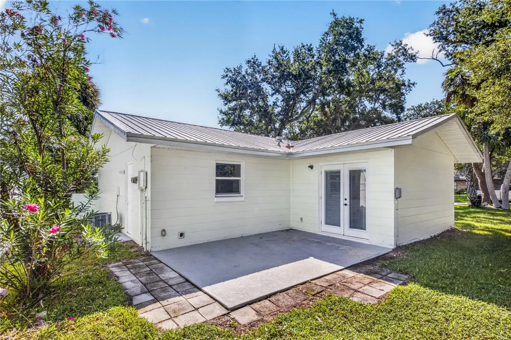 5464 RIVERSIDE DRIVE Port Orange, FL 32127