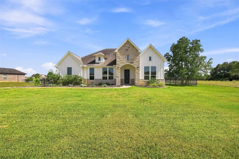203 Cavalry Trail Drive Rosharon, TX 77583