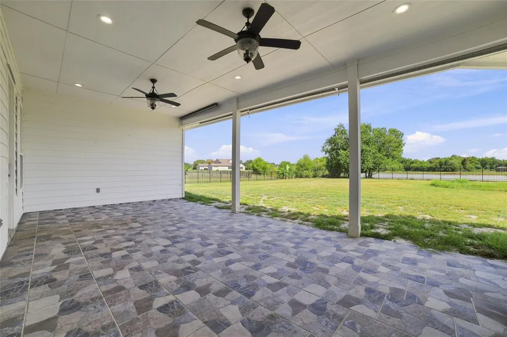 203 Cavalry Trail Drive Rosharon, TX 77583