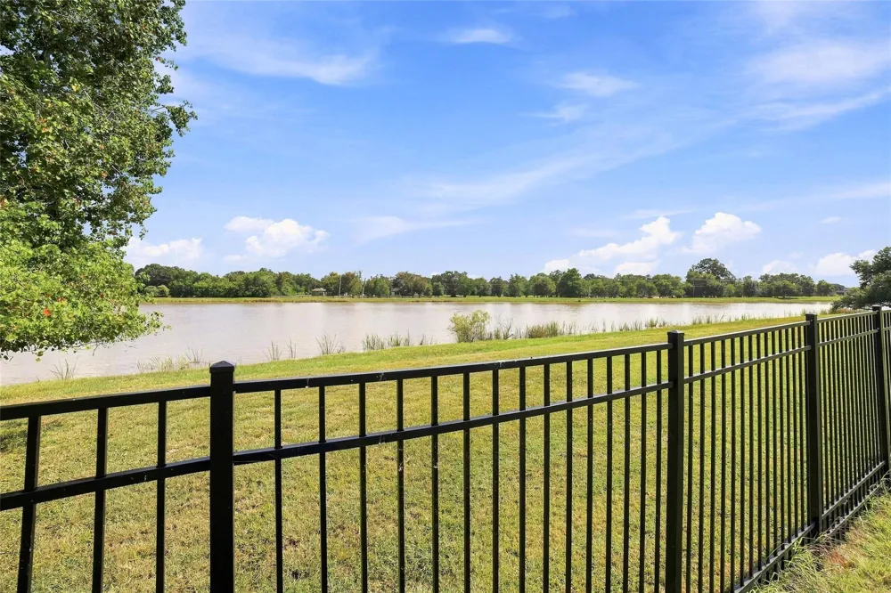 203 Cavalry Trail Drive Rosharon, TX 77583