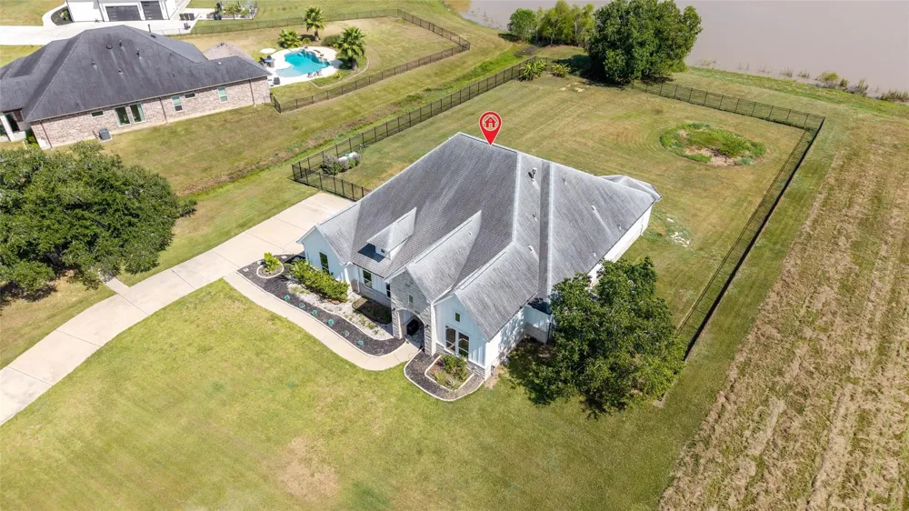 203 Cavalry Trail Drive Rosharon, TX 77583
