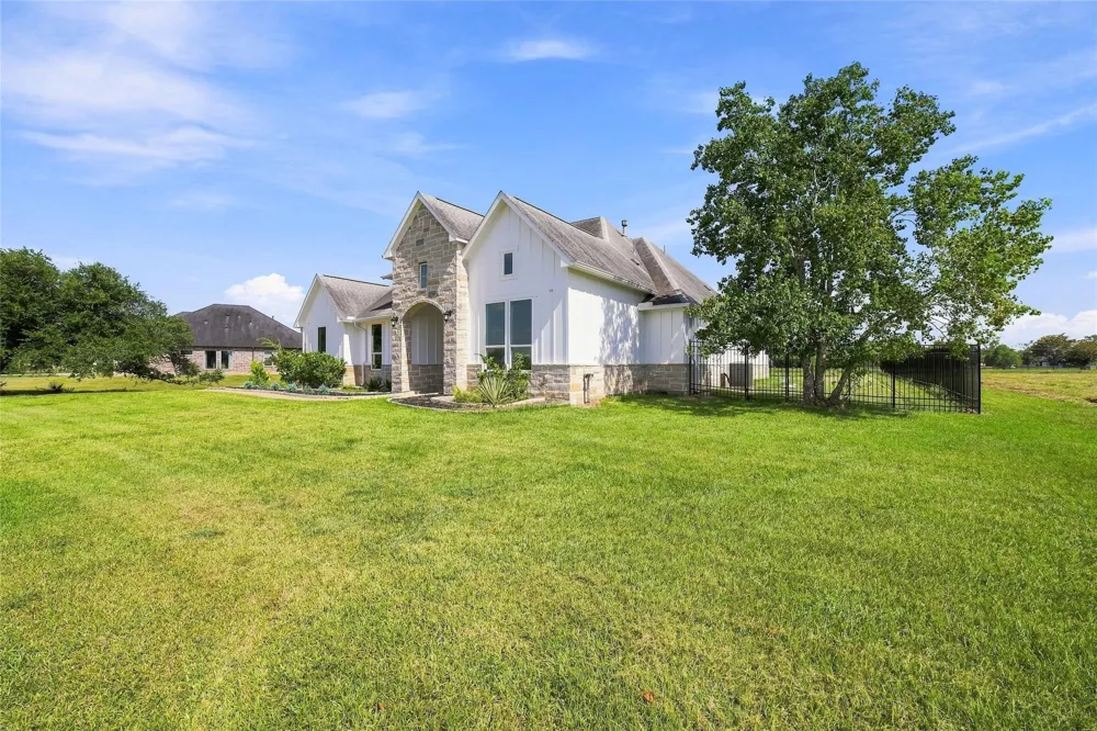 203 Cavalry Trail Drive Rosharon, TX 77583