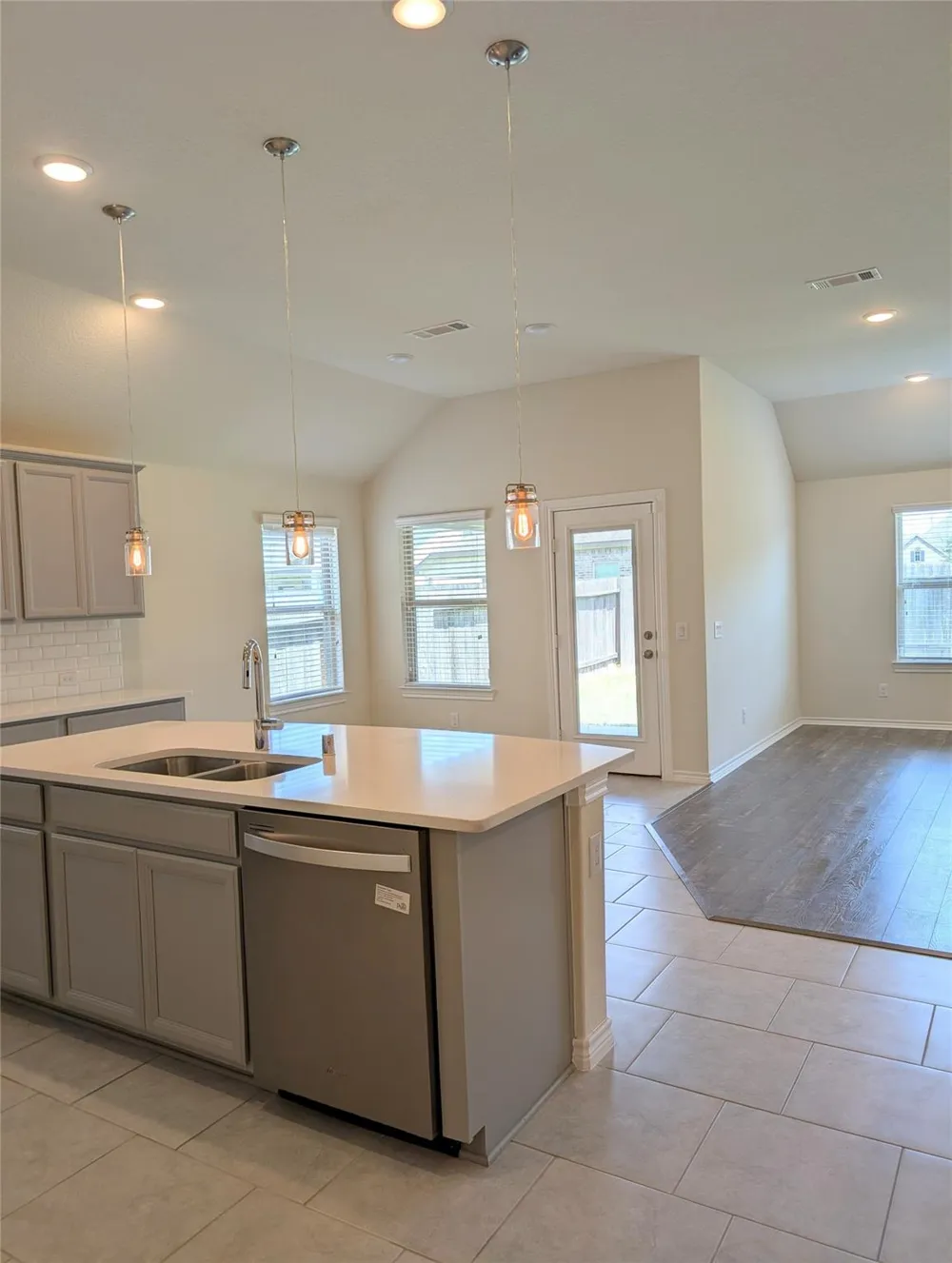 2331 Shoal Valley Lane Richmond, TX 77469