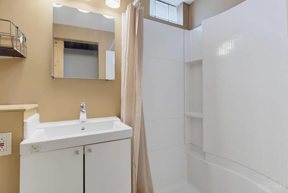 3918 Delmar Avenue Cheviot, OH 45211