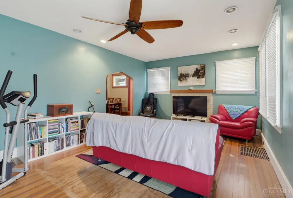 3918 Delmar Avenue Cheviot, OH 45211