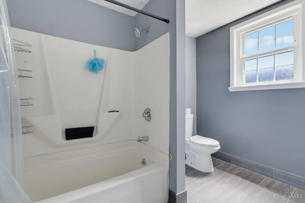3918 Delmar Avenue Cheviot, OH 45211