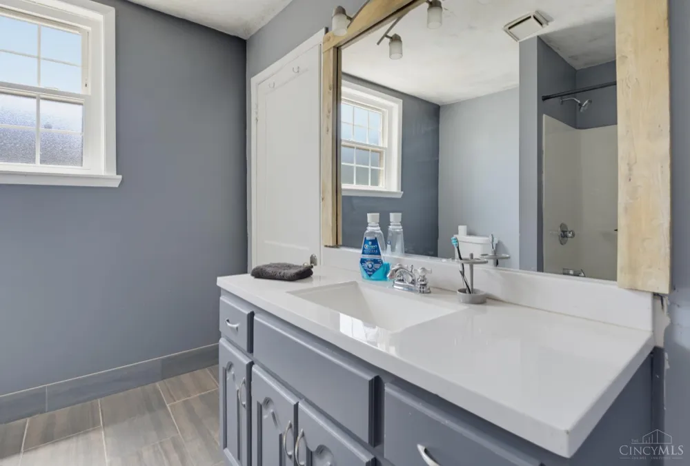 3918 Delmar Avenue Cheviot, OH 45211