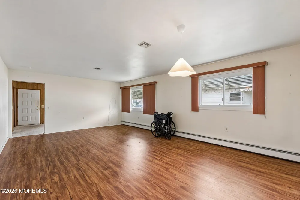 93 Hyannis Street Toms River, NJ 08757
