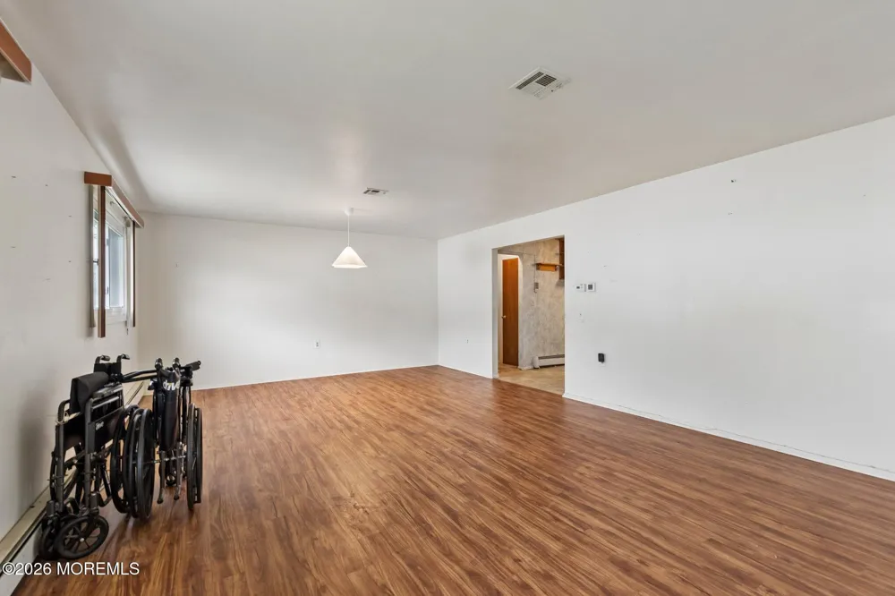 93 Hyannis Street Toms River, NJ 08757