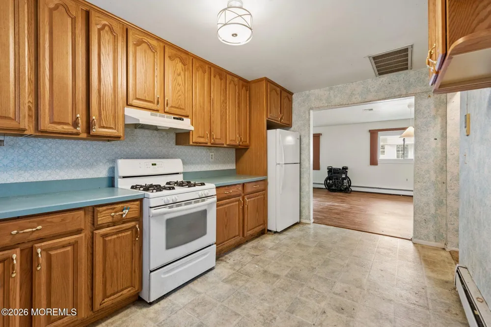 93 Hyannis Street Toms River, NJ 08757