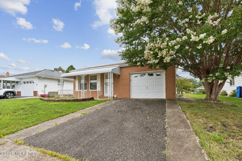 93 Hyannis Street Toms River, NJ 08757