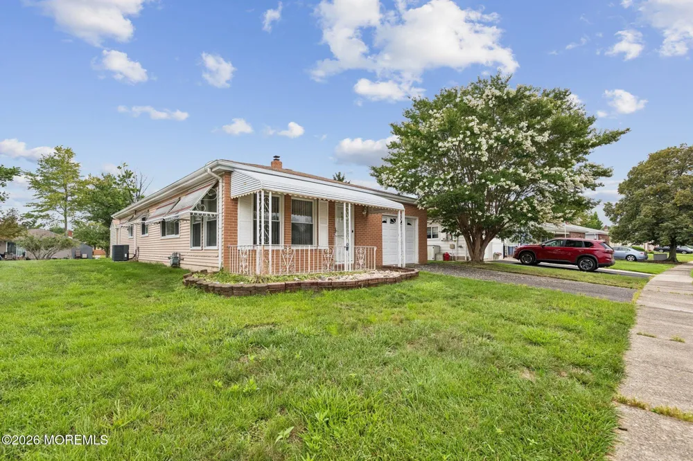 93 Hyannis Street Toms River, NJ 08757