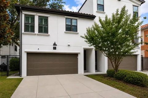 412 S ALBANY AVENUE #3
