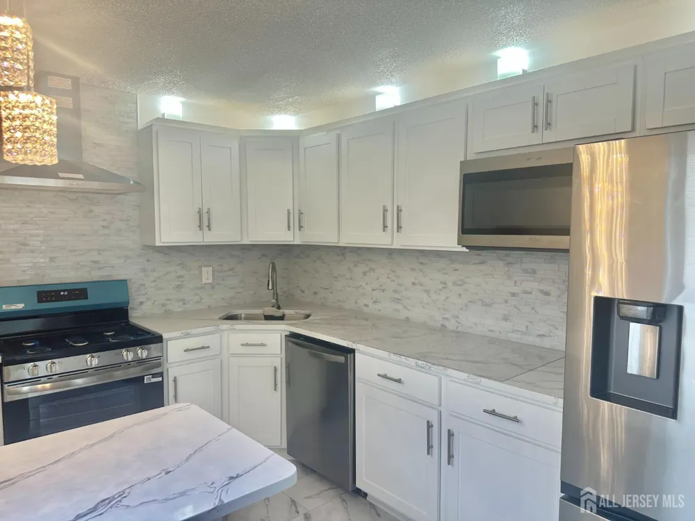 35 Clay Street North Brunswick, NJ 08902