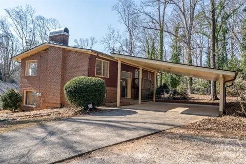 625 Forest Road