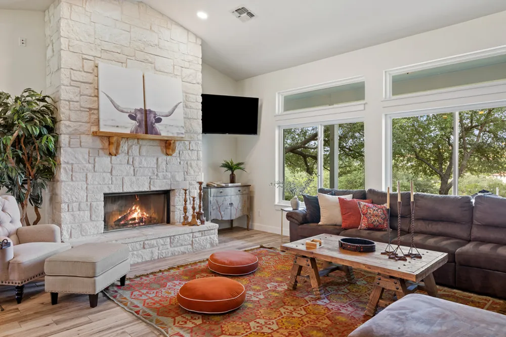 4607 R O DRIVE Spicewood, TX 78669