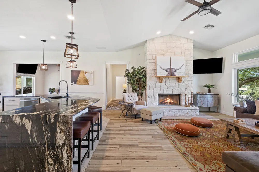4607 R O DRIVE Spicewood, TX 78669
