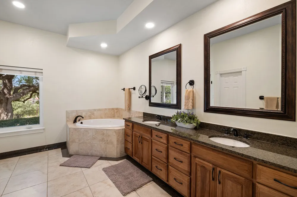 4607 R O DRIVE Spicewood, TX 78669