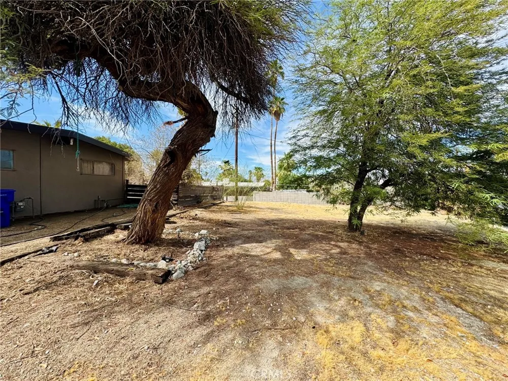 68670 Iroquois Cathedral City, CA 92234