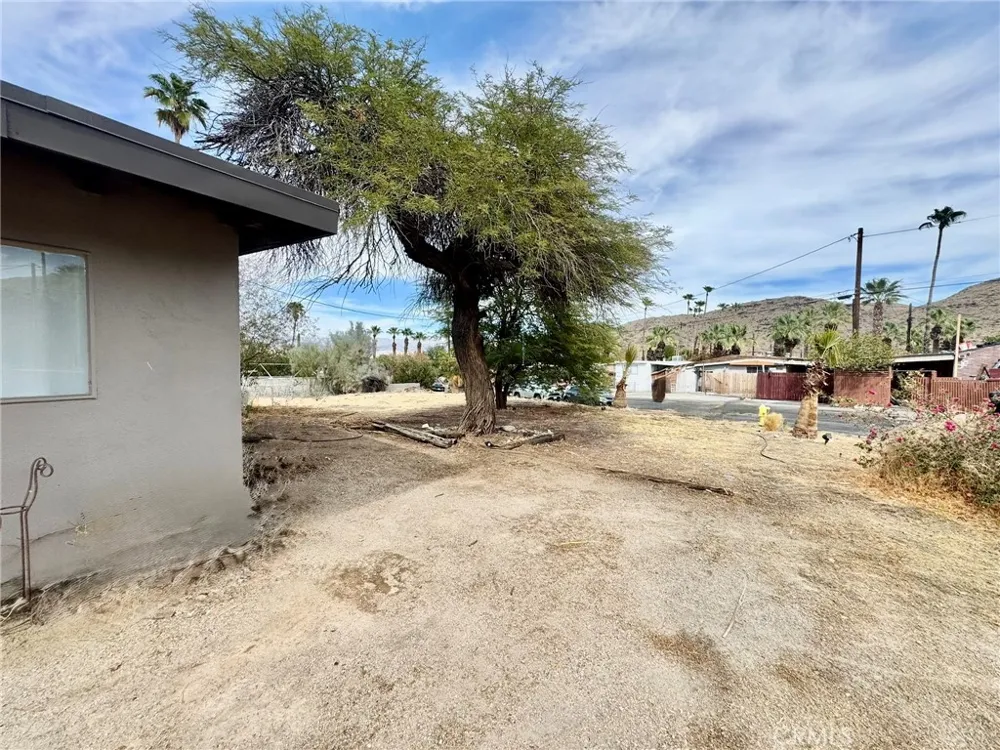 68670 Iroquois Cathedral City, CA 92234