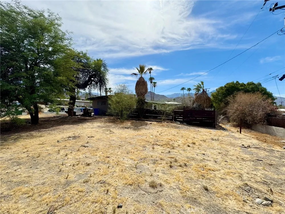 68670 Iroquois Cathedral City, CA 92234