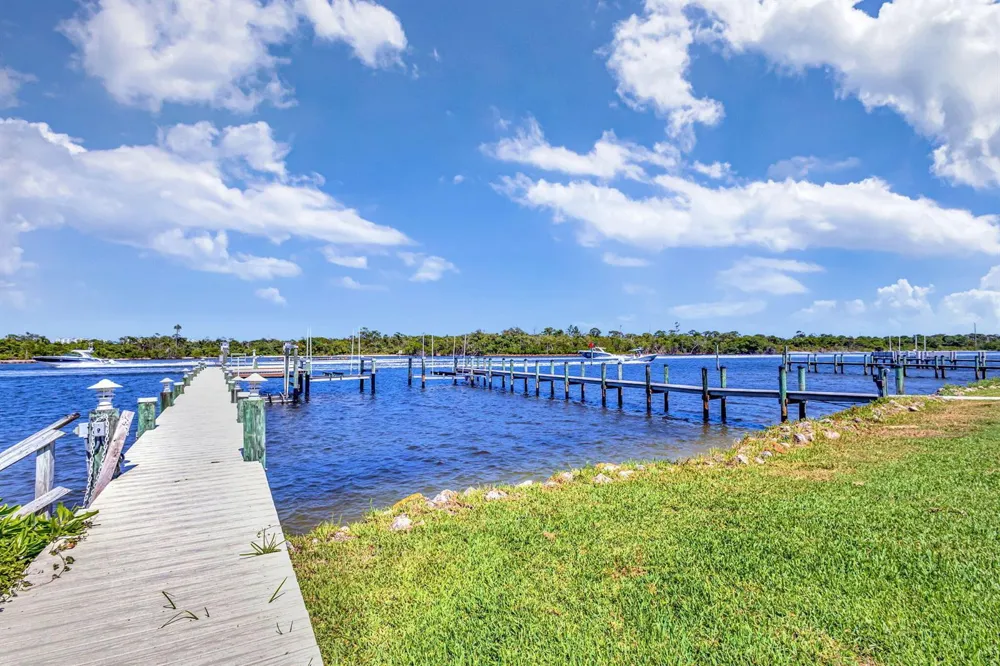 16334 PORT DICKINSON DRIVE Jupiter, FL 33477
