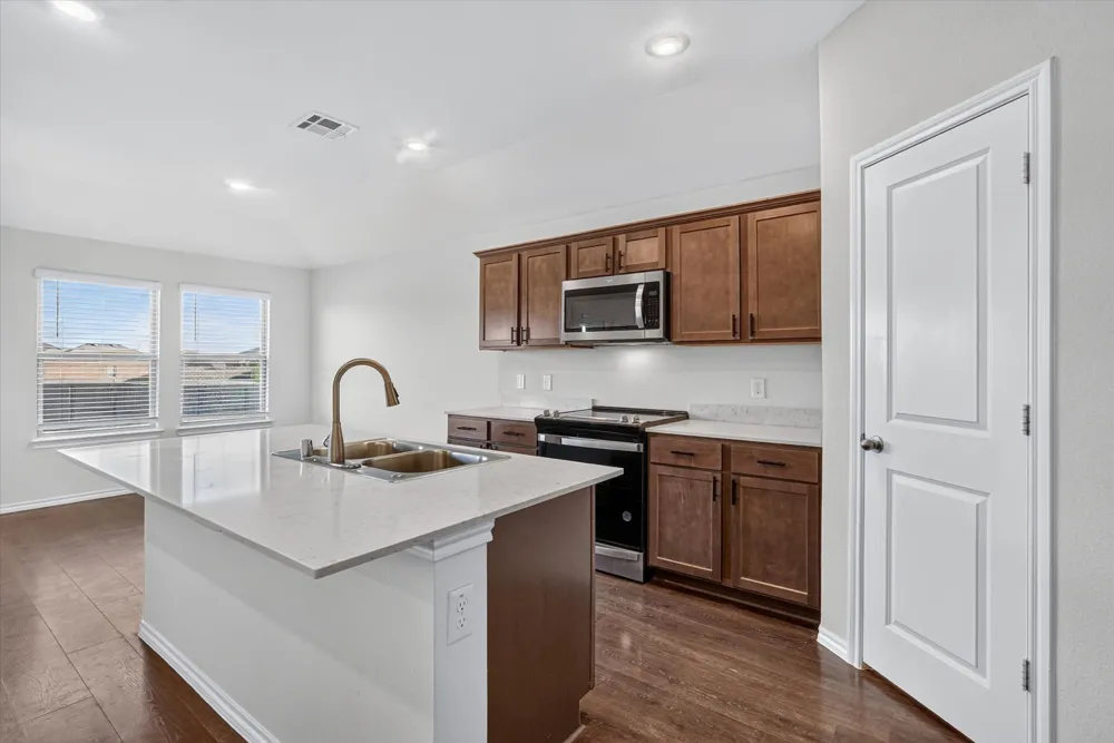 2002 Berrywood Drive Royse City, TX 75189