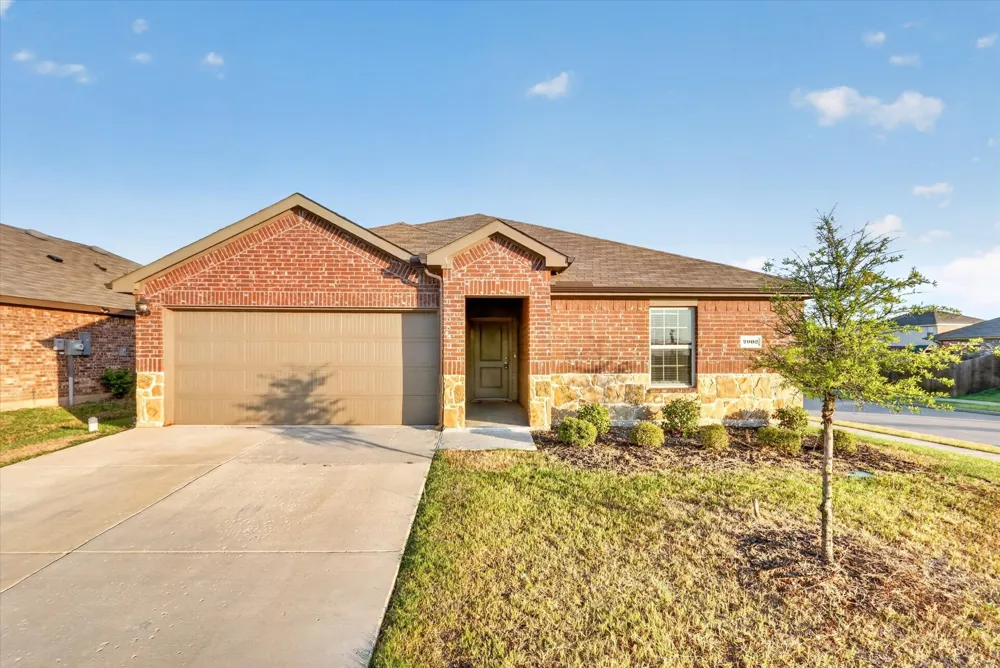 2002 Berrywood Drive Royse City, TX 75189