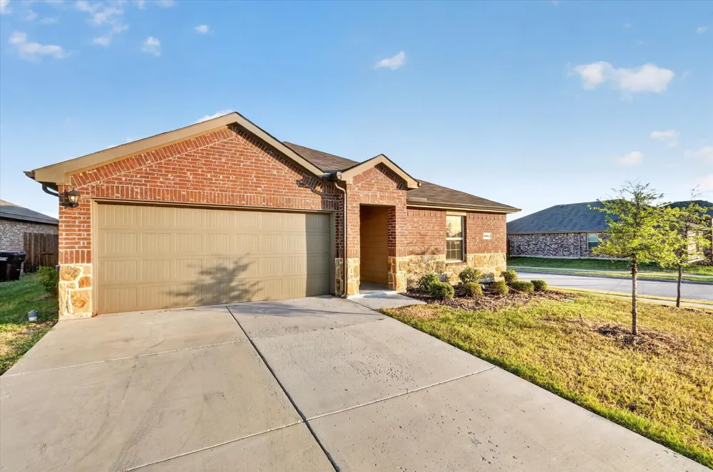 2002 Berrywood Drive Royse City, TX 75189