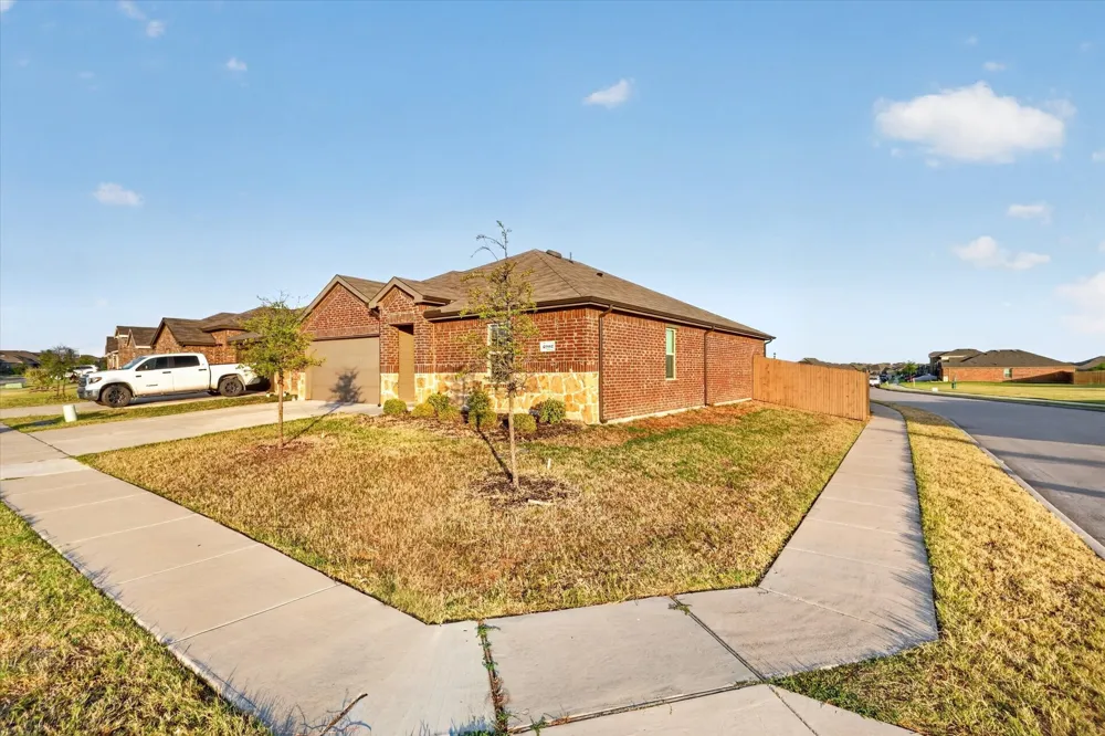 2002 Berrywood Drive Royse City, TX 75189