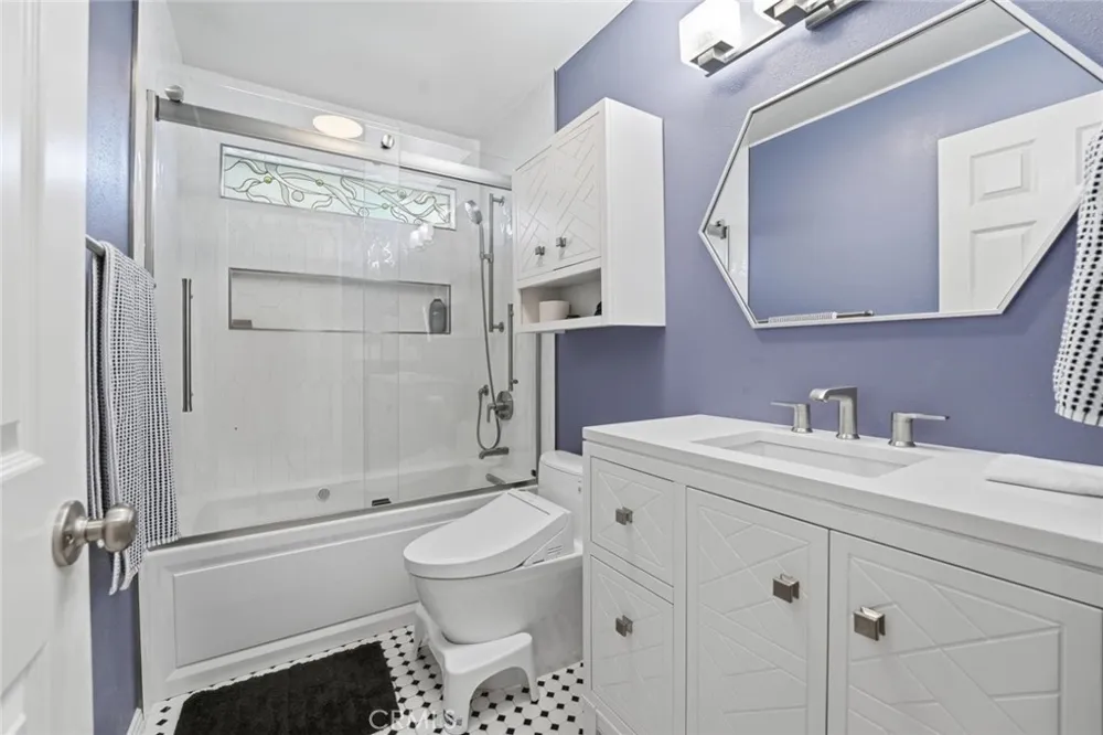 1816 E Pointe Carlsbad, CA 92008