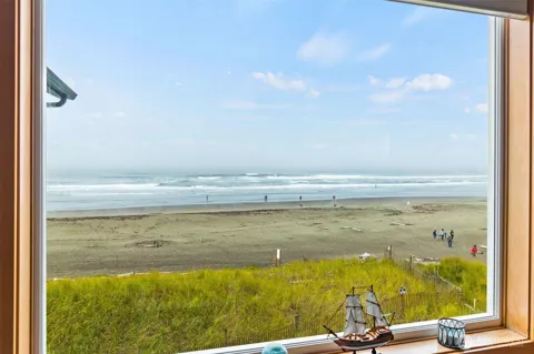 1600 W Ocean Avenue #834