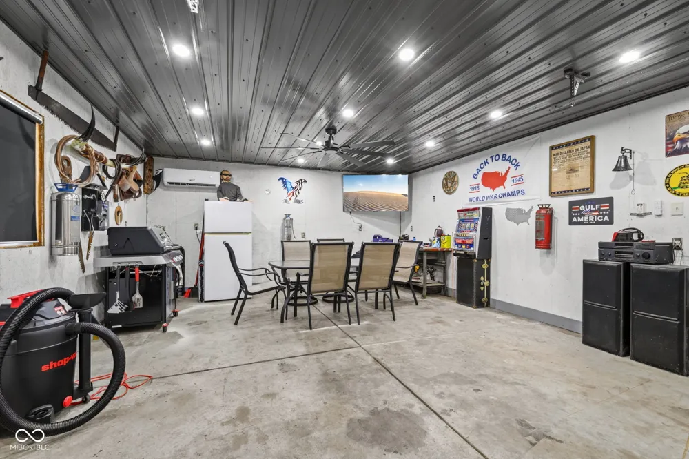 1128 E School Street Anderson, IN 46012