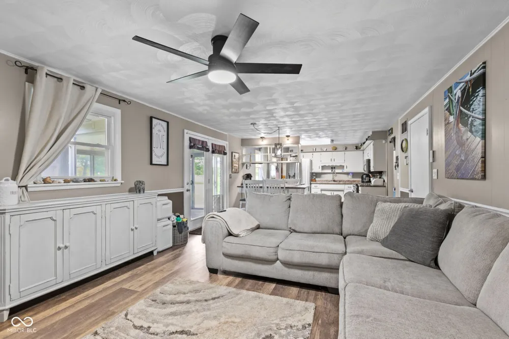 1128 E School Street Anderson, IN 46012