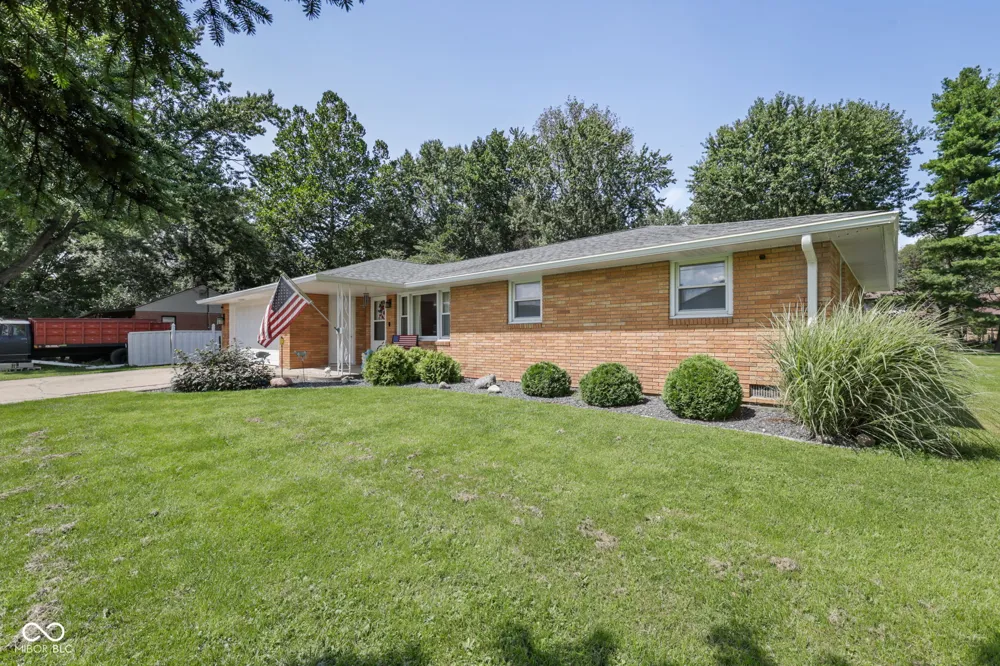 1128 E School Street Anderson, IN 46012