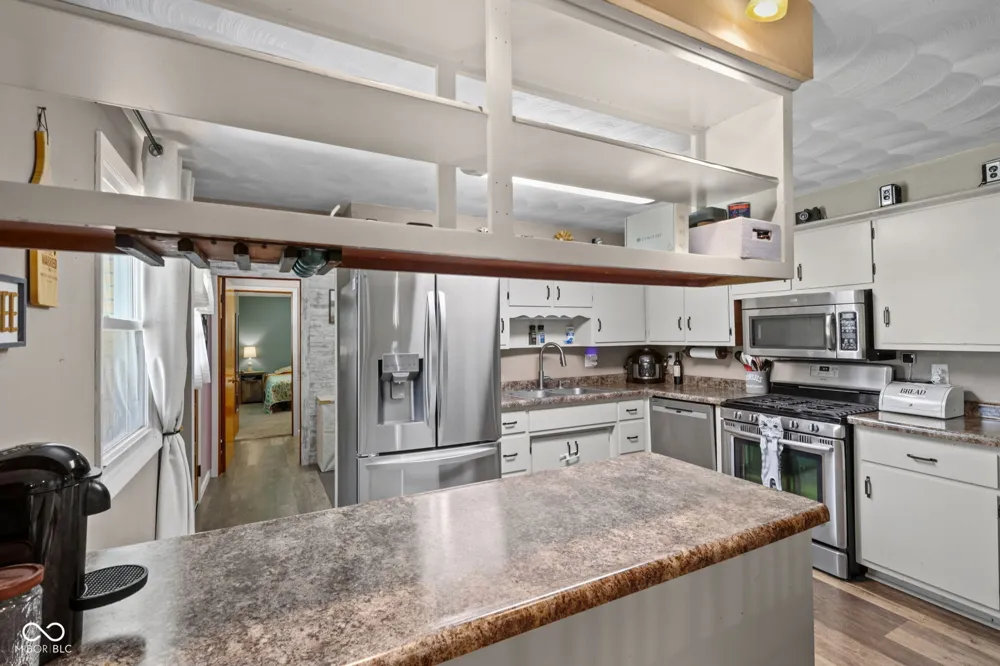 1128 E School Street Anderson, IN 46012