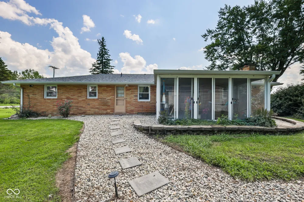 1128 E School Street Anderson, IN 46012