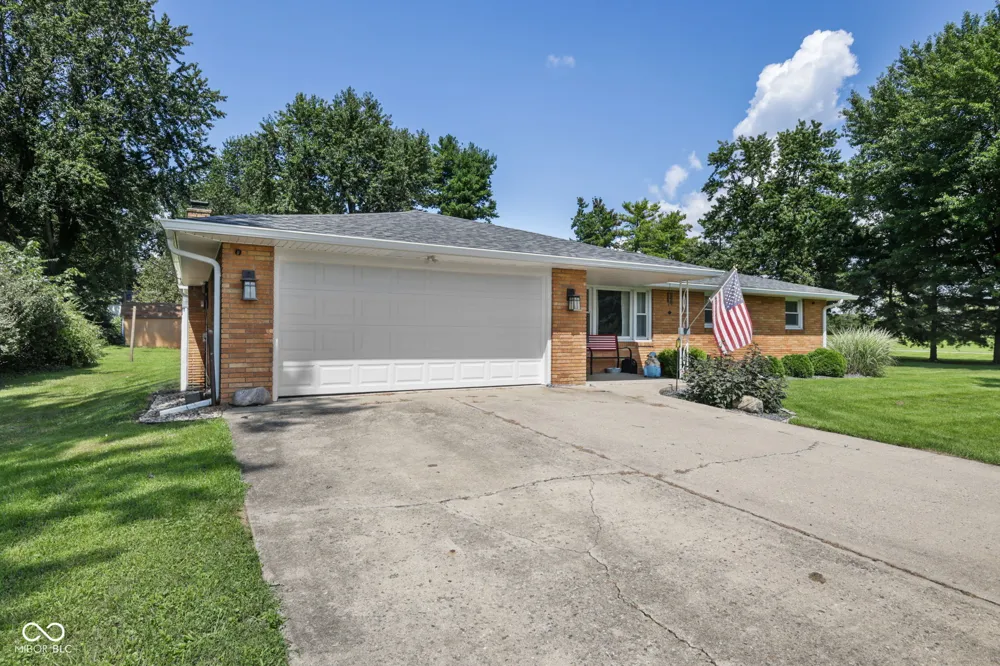 1128 E School Street Anderson, IN 46012