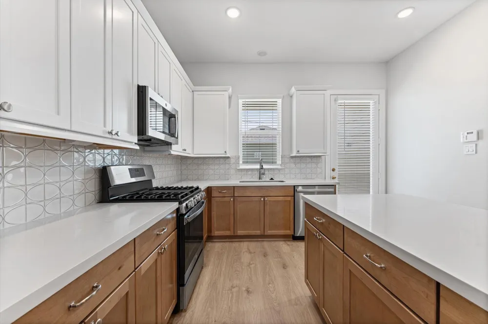 2505 Houston Avenue Pearland, TX 77581