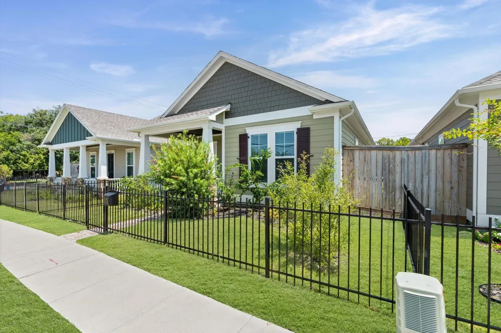 2505 Houston Avenue Pearland, TX 77581