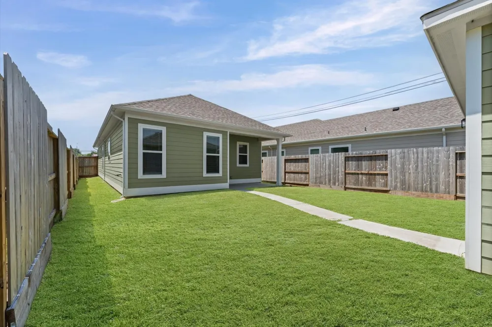 2505 Houston Avenue Pearland, TX 77581