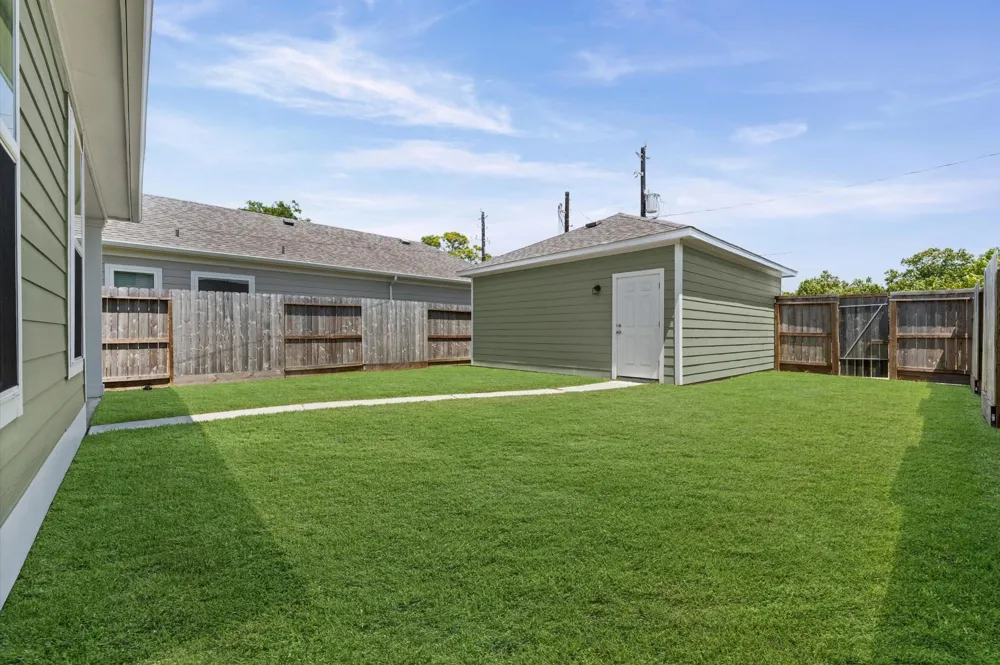 2505 Houston Avenue Pearland, TX 77581