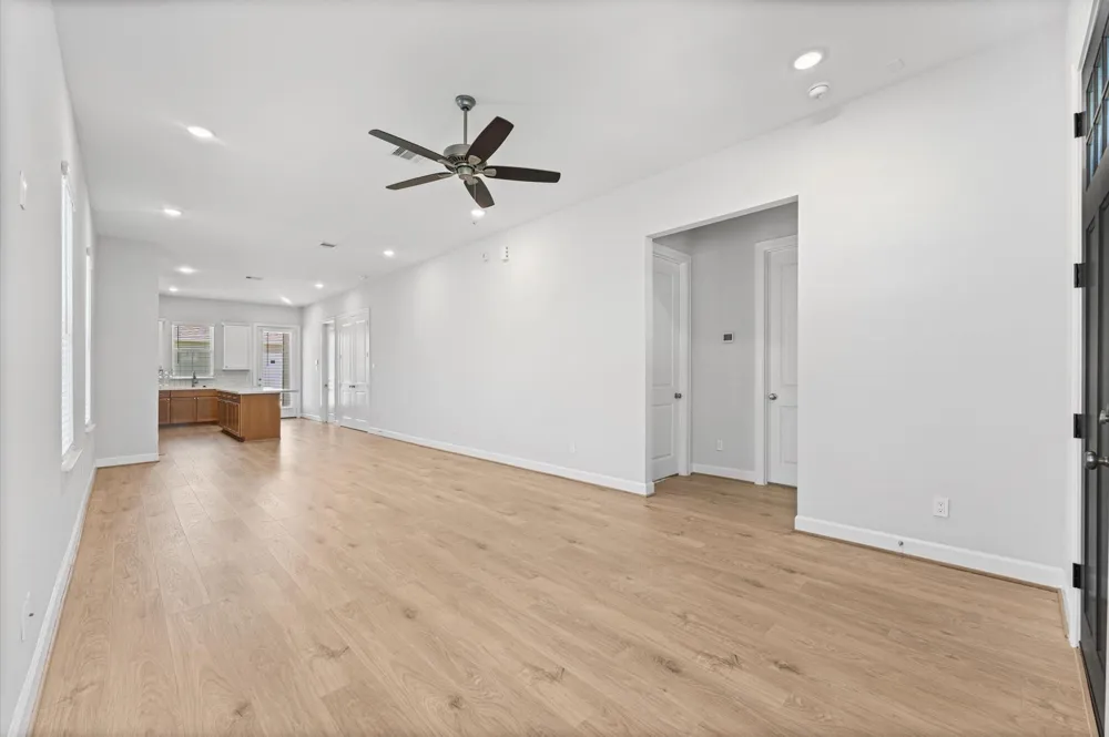 2505 Houston Avenue Pearland, TX 77581