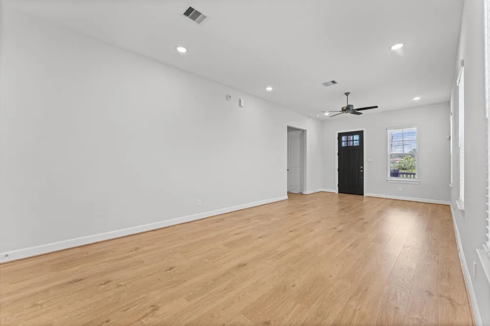 2505 Houston Avenue Pearland, TX 77581