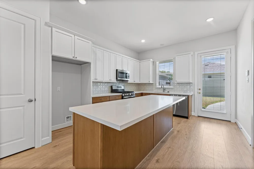 2505 Houston Avenue Pearland, TX 77581
