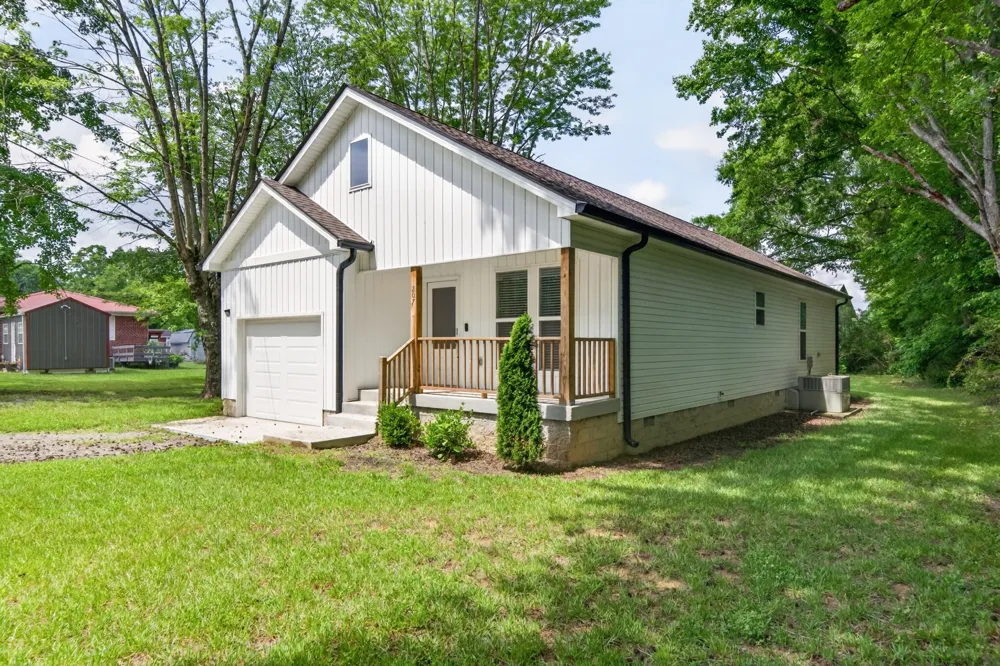 207 Lincoln St Smithville, TN 37166
