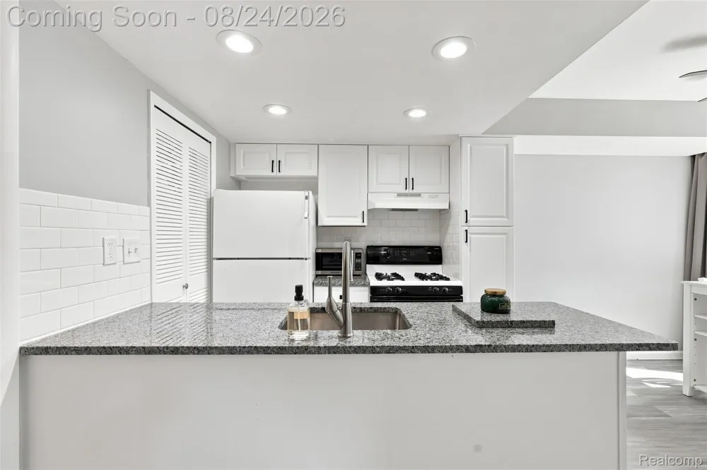14138 Ziegler Street Taylor City, MI 48180